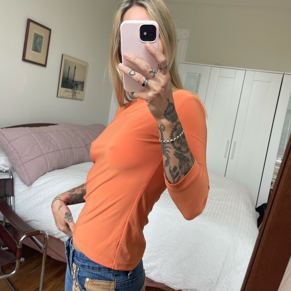 VINTAGE TIGHT ORANGE SHIRT